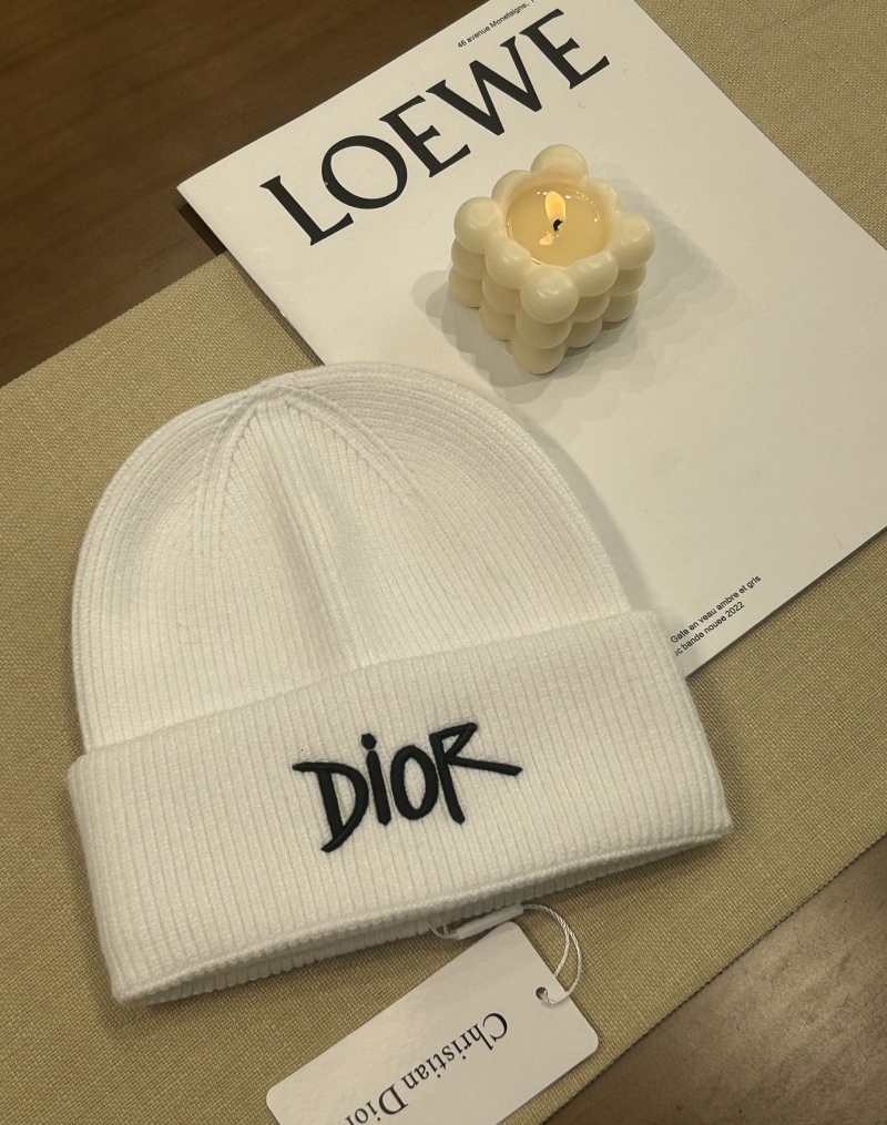 CHRISTIAN DIOR